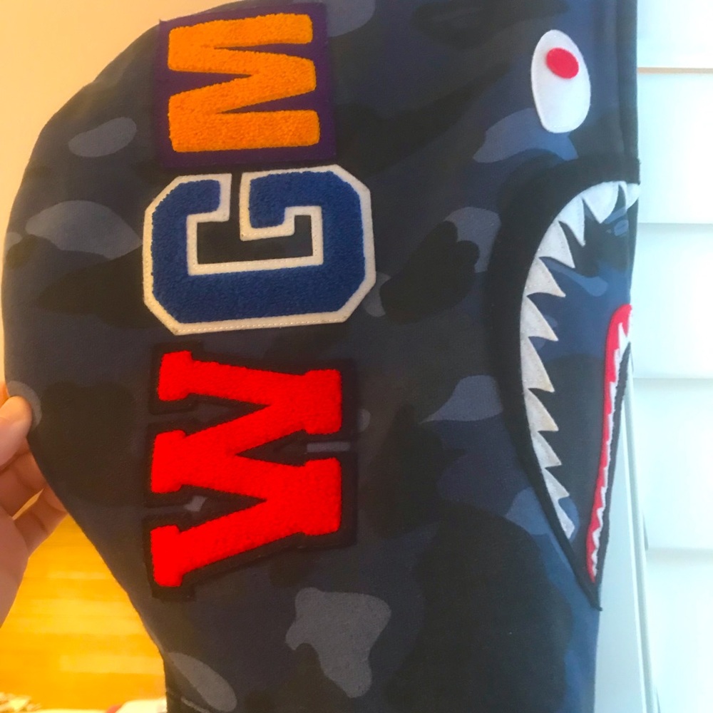 A Bathing Ape - Shark Hoodie (extremely rare)